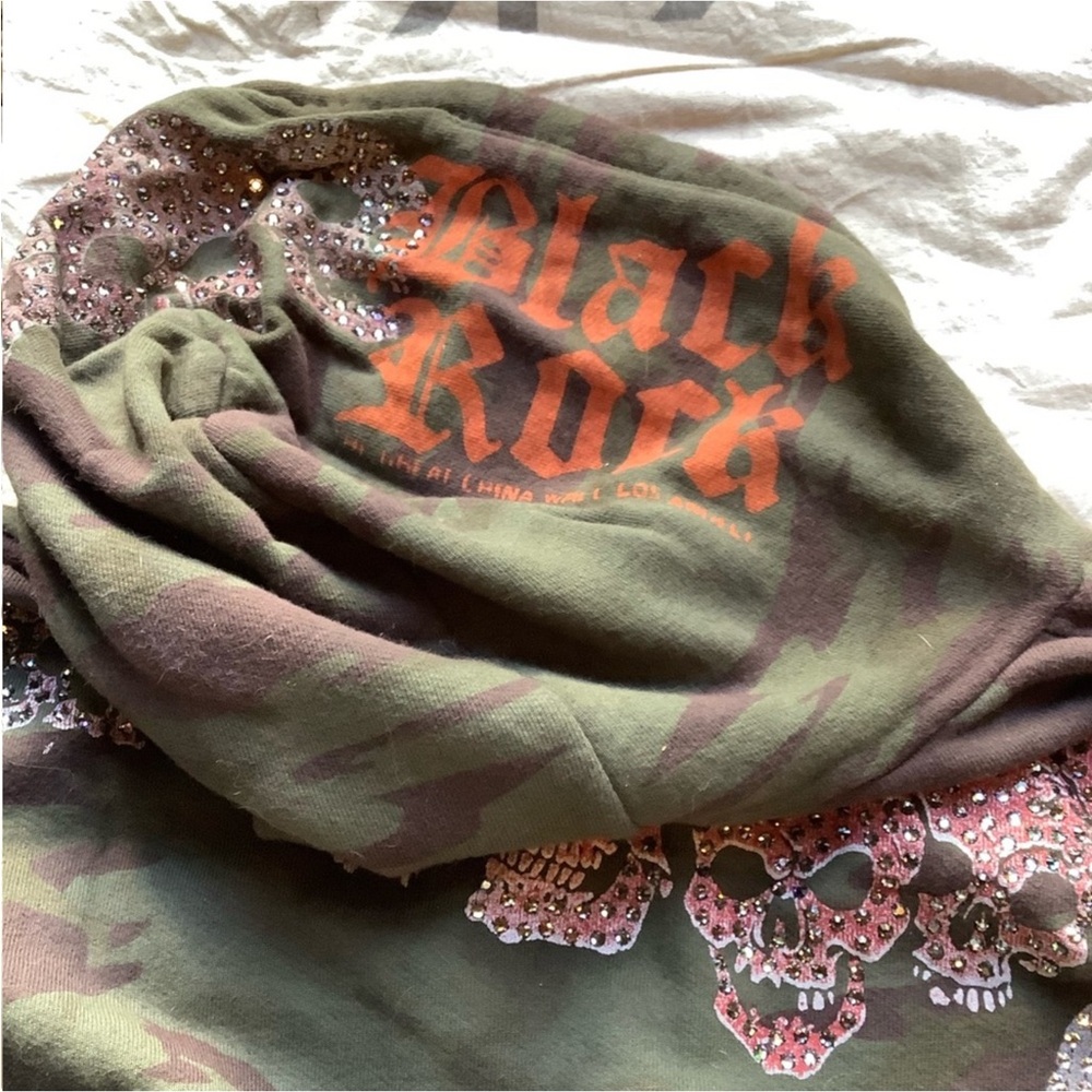 The Great China Wall Hoodie Embellished Skulls Crosses With Swarovski Crystals - Picture 3 of 7